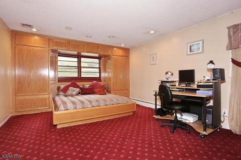 66 Brown Cir, Paramus, NJ 07652 photo 15