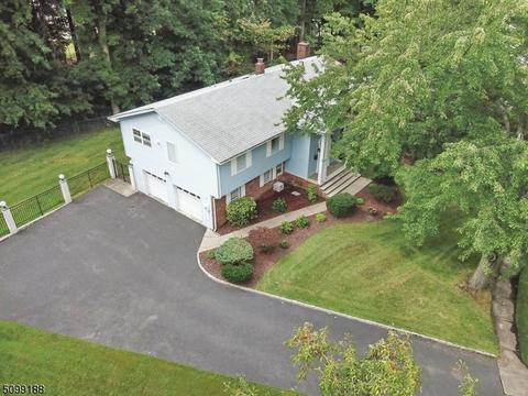 66 Brown Cir, Paramus, NJ 07652 photo 2