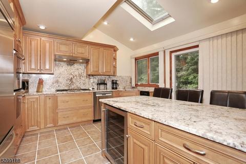 66 Brown Cir, Paramus, NJ 07652 photo 9