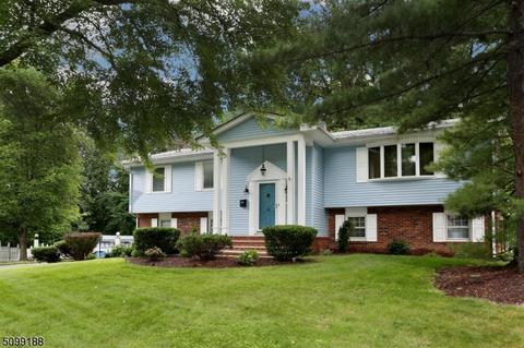 66 Brown Cir, Paramus, NJ 07652 photo 35