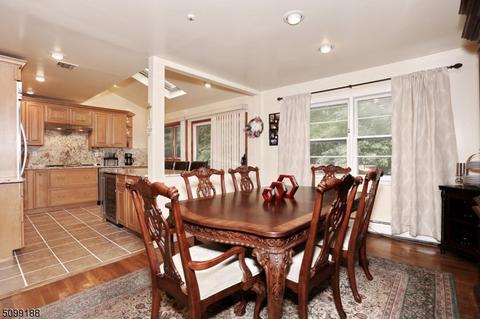 66 Brown Cir, Paramus, NJ 07652 photo 8