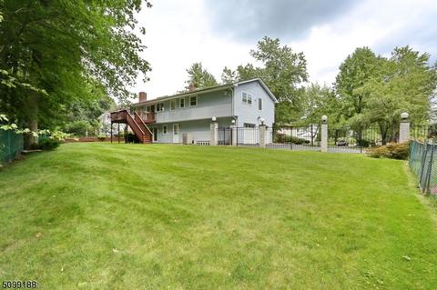 66 Brown Cir, Paramus, NJ 07652 photo 31