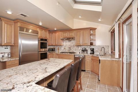 66 Brown Cir, Paramus, NJ 07652 photo 10