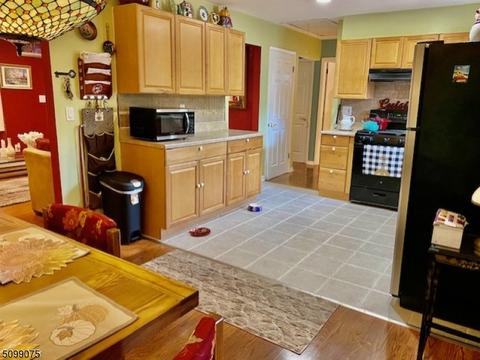70 Pinecrest Ter, Wayne, NJ 07470 photo 8