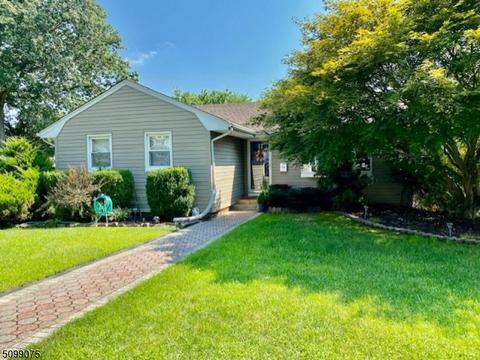 70 Pinecrest Ter, Wayne, NJ 07470 photo 2