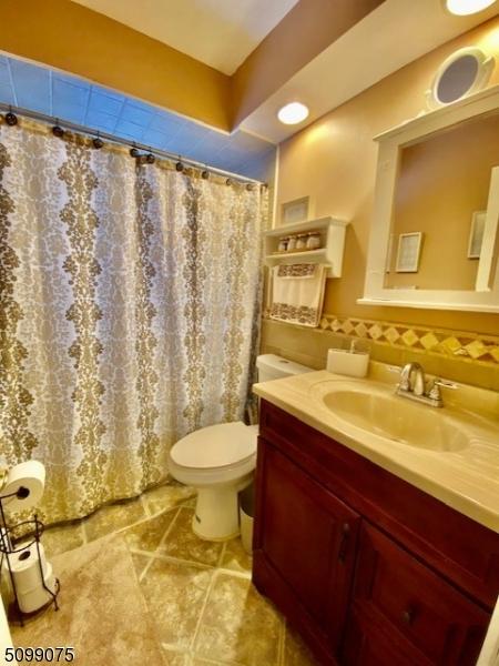 70 Pinecrest Ter, Wayne, NJ 07470 photo 14