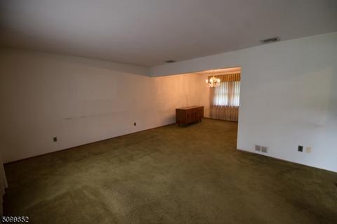 32 Mandon Dr, Wayne, NJ 07470 photo 6