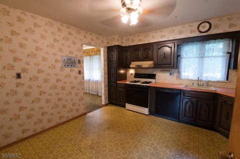 32 Mandon Dr, Wayne, NJ 07470 photo 16