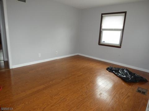 60 Duley Ave, Edison, NJ 08817 photo 4
