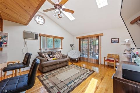 34 Harvard St, Dover, NJ 07801 photo 4