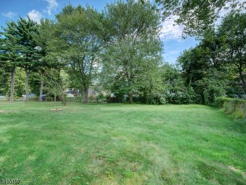 545 Warfield Rd, North Plainfield, NJ 07063 photo 3