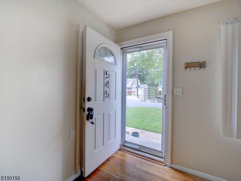 545 Warfield Rd, North Plainfield, NJ 07063 photo 4