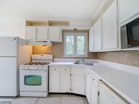 545 Warfield Rd, North Plainfield, NJ 07063 photo 7