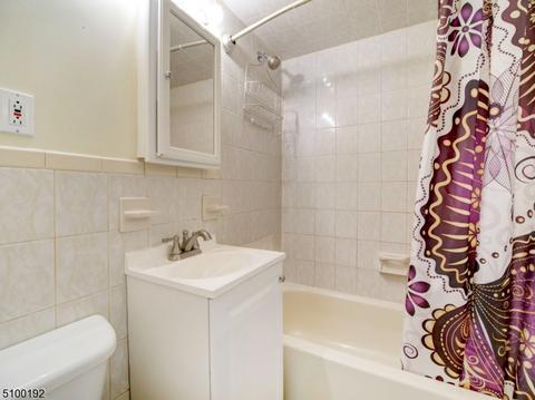 545 Warfield Rd, North Plainfield, NJ 07063 photo 14