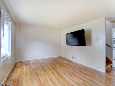 545 Warfield Rd, North Plainfield, NJ 07063 photo 6