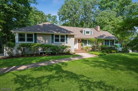 61 Old Glen Rd, Morristown, NJ 07960