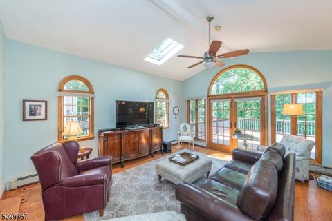 11 Sylvan Pl, Nutley, NJ 07110 photo 2