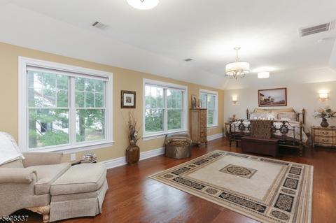 44 Hall Dr, Clark, NJ 07066 photo 15