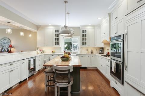 44 Hall Dr, Clark, NJ 07066 photo 8