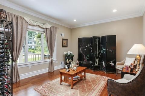 44 Hall Dr, Clark, NJ 07066 photo 4