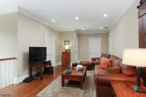 44 Hall Dr, Clark, NJ 07066 photo 14