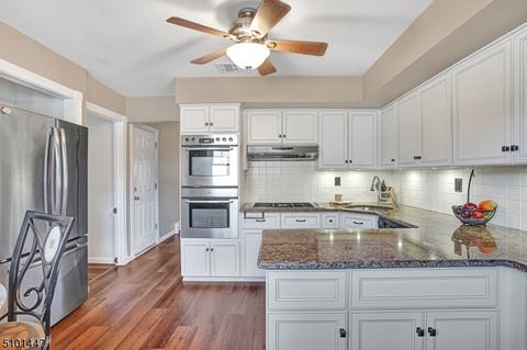 49 Mohawk Ave, Middlesex, NJ 08846 photo 3