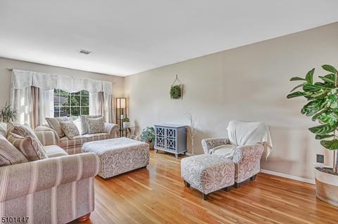 49 Mohawk Ave, Middlesex, NJ 08846 photo 14