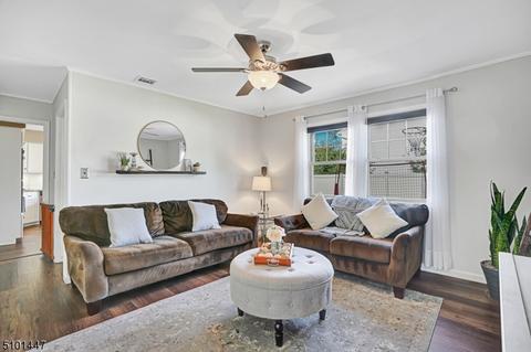 49 Mohawk Ave, Middlesex, NJ 08846 photo 4