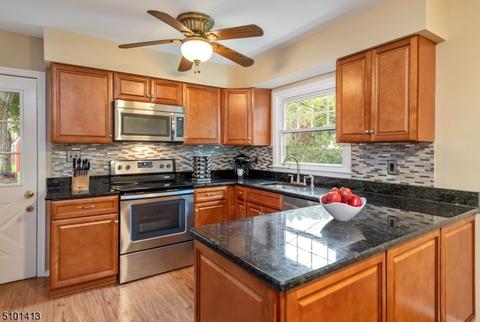 31 Sears Pl, Wayne, NJ 07470 photo 15