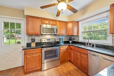 31 Sears Pl, Wayne, NJ 07470 photo 16