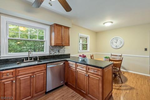 31 Sears Pl, Wayne, NJ 07470 photo 17