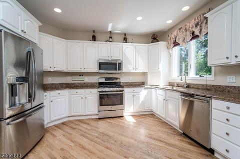 9 Ursula Ct, Mendham, NJ 07945 photo 7