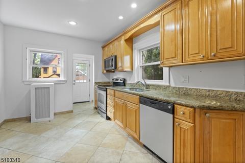1209 Radcliffe Pl, Plainfield, NJ 07062 photo 8