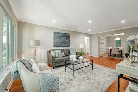 19 Locust Ave, Millburn, NJ 07041 photo 3