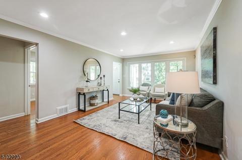 19 Locust Ave, Millburn, NJ 07041 photo 5