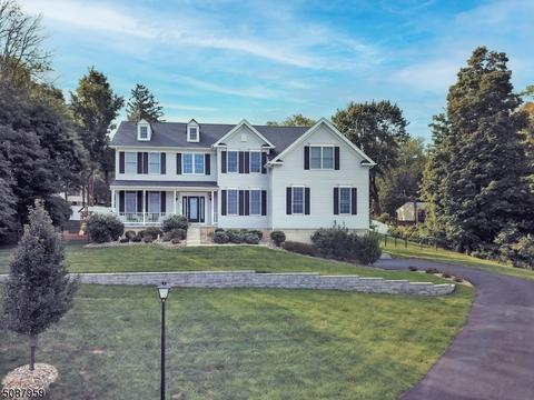 8 Sergeant Ct, Mount Olive, NJ 07828 photo 1