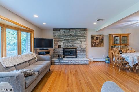 188 Macdonald Dr, Wayne, NJ 07470 photo 2