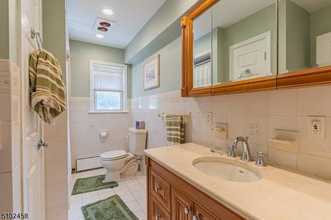 188 Macdonald Dr, Wayne, NJ 07470 photo 14