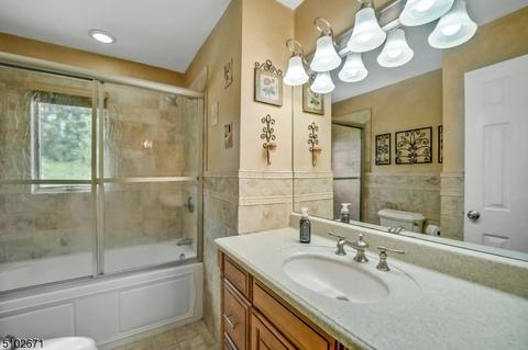 24 Carol Pl, Wayne, NJ 07470 photo 11