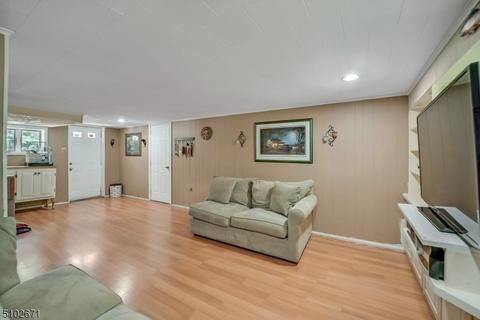 24 Carol Pl, Wayne, NJ 07470 photo 16