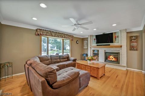 24 Carol Pl, Wayne, NJ 07470 photo 3