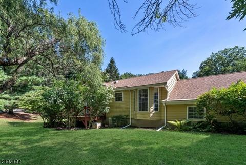 2 Pueblo Cir, Wayne, NJ 07470 photo 24