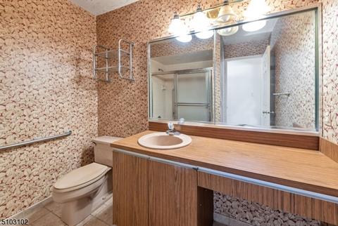 2 Pueblo Cir, Wayne, NJ 07470 photo 22