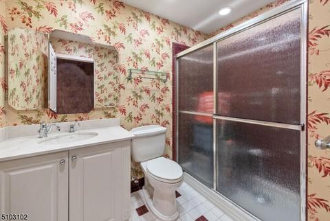 2 Pueblo Cir, Wayne, NJ 07470 photo 19