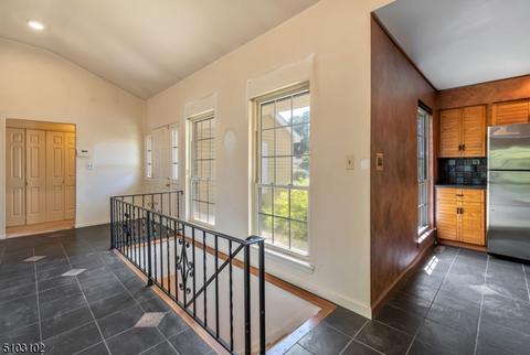 2 Pueblo Cir, Wayne, NJ 07470 photo 5