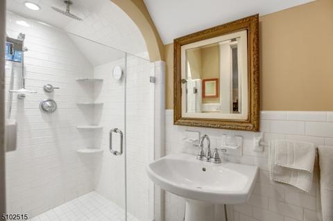 33 Gladding Rd, Caldwell, NJ 07006 photo 14