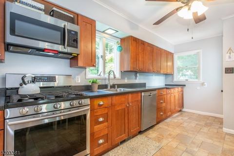 10 4th Ave, Wanaque Boro, NJ 07420 photo 6