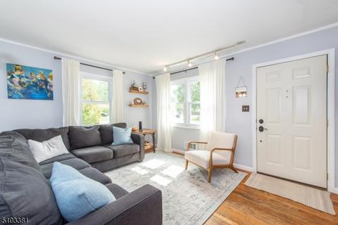 10 4th Ave, Wanaque Boro, NJ 07420 photo 4