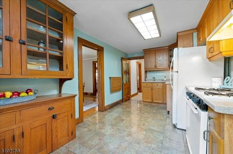 648 Berkeley Ave, Orange, NJ 07050 photo 31