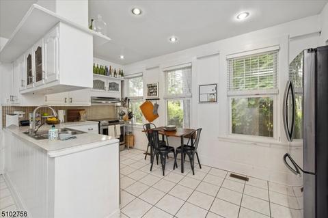 648 Berkeley Ave, Orange, NJ 07050 photo 8